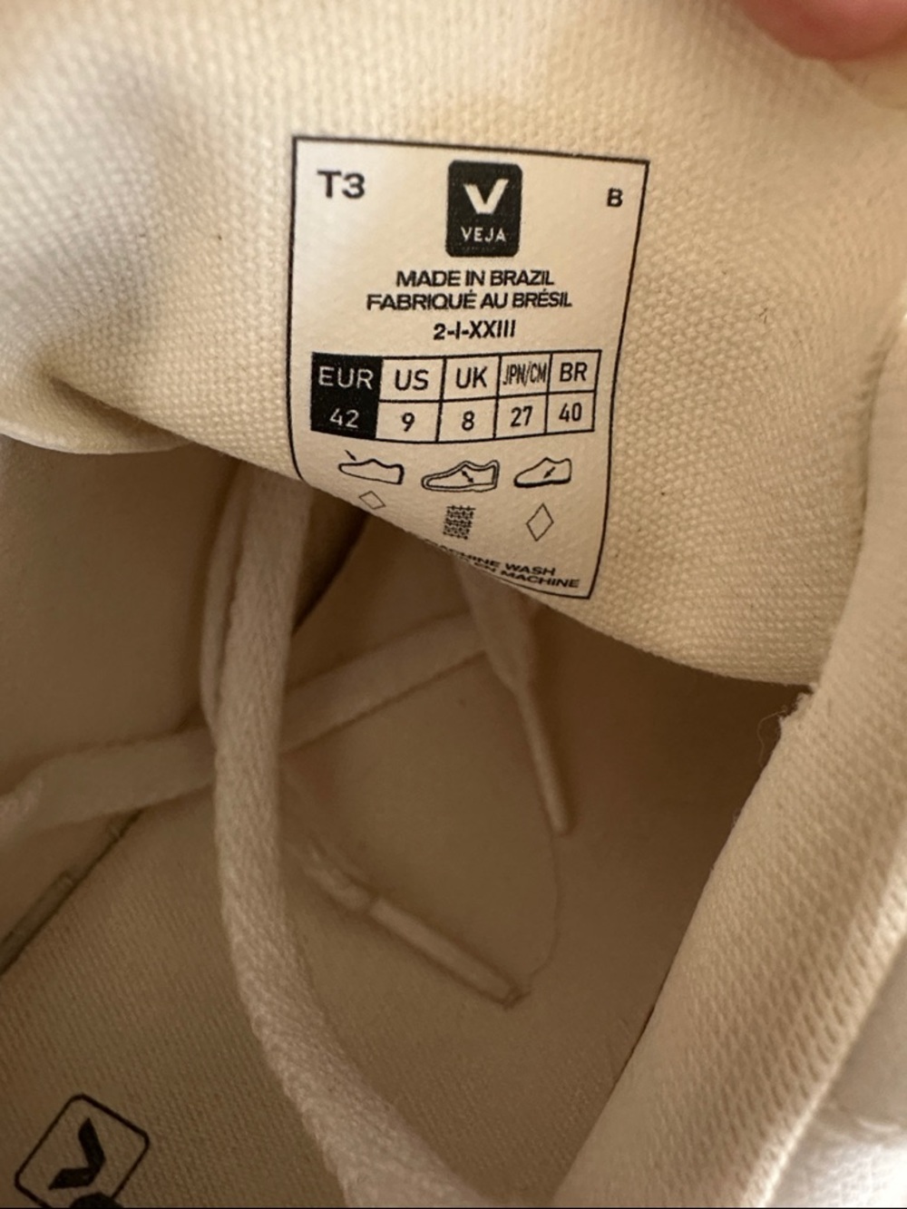 Veja Men's V-10 Sneakers Bianco - Picture 6 of 6